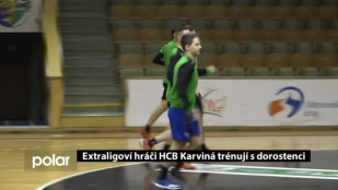 Extraligoví hráči HCB Karviná trénují s dorostenci