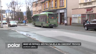 MHD ve Frýdku-Místku najela na omezený provoz, autobusy jezdí ve všední dny jako v sobotu