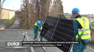 První fotovoltaiku spustí město v březnu, napájet bude i nové elektrovozidlo