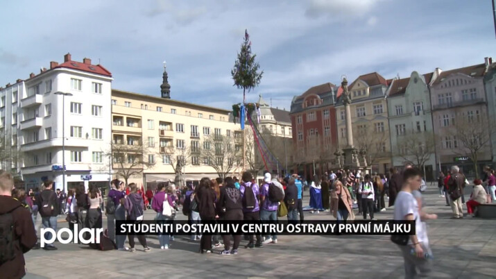 Studenti postavili v centru Ostravy první májku. Z akce chtějí udělat tradici