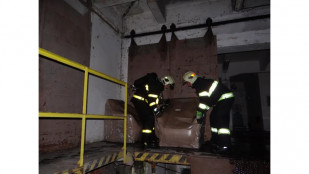 Požár bývalých skladů v Orlové - hasiči zachránili nábytek