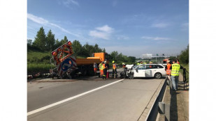 Auto narazilo do údržbářů na D1, tachometr se zasekl na 130 km/h