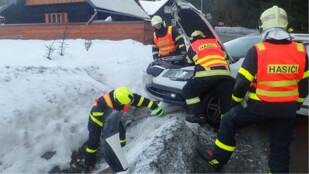 Při nehodě pěti vozidel u Starých Hamrů se zranila žena