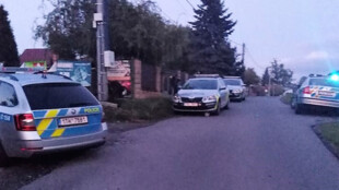 Policejní manévry v Orlové! V okolí jednoho z domů byla hlášena střelba
