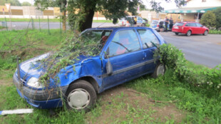 45letá žena neuřídila svůj stav ani auto, s téměř 3 promilemi alkoholu havarovala