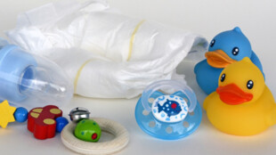 Dětské pleny ze zahraničí a hazardní hry o dětské zboží. Partnery z Frýdku-Místku stíhá policie za nelegální byznys