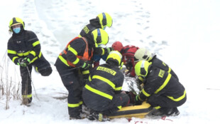 Hokejový útočník Třince přišel tragicky o manželku, chtěla zachránit štěně a prolomil se pod ní led na Slezské Hartě