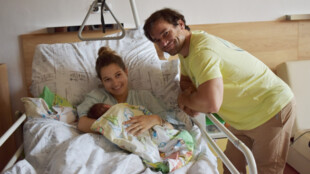Porodnice ostravské nemocnice nabídne další rodinné pokoje, o první dva je velký zájem