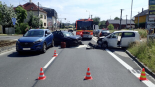 Pět zraněných včetně dvou dětí po nehodě dvou osobních aut v Ostravě