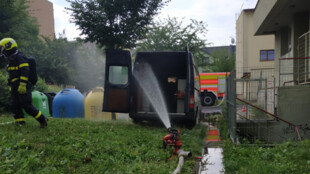 Požár svařovací soupravy uvnitř auta v Bohumíně si vyžádal evakuaci přilehlé budovy