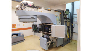 V onkologickém centru v Novém Jičíně demontují lineární urychlovač