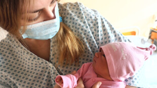 V porodnici vítkovické nemocnice se loni narodilo 1 460 dětí