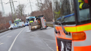 Řidiči v Ostravě se převrátil vozík s tekutým kyslíkem, nehoda uzavřela Frýdeckou ulici