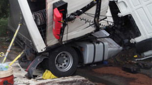 U Mostů u Jablunkova havarovaly dva kamiony, nehoda uzavřela silnici I/11 na Slovensko