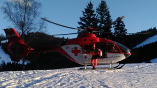 Pro vážně zraněnou šestnáctiletou dívku letěl do Beskyd vrtulník ze Slovenska