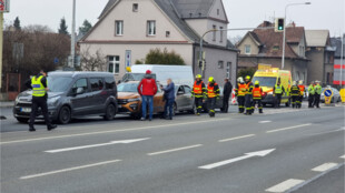 Policisté řešili nehodu na Rudné v Ostravě, vzápětí v protisměru bourala čtyři auta