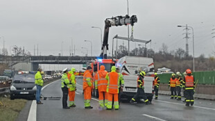 Dvě nehody zkomplikovaly průjezd přes ostravskou dálnici D1, směr na Polsko se musel uzavřít