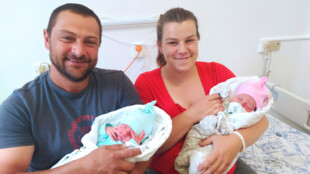 V novojičínské porodnici se narodila po 15 letech dvojčata spontánním porodem