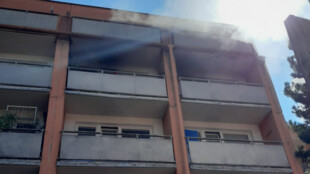 Hasiči museli evakuovat 27 lidí při požáru bytu ve Frenštátu pod Radhoštěm
