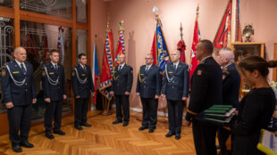Desítky moravskoslezských hasičů převzaly medaile za svou službu