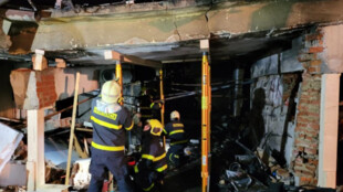 Výbuch a požár v průmyslovém areálu v Opavě, hasiči museli objekt stabilizovat
