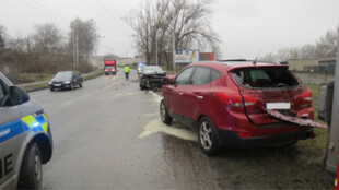 Policie hledá svědky čelní srážky aut ve Slezské Ostravě