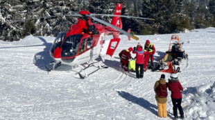 Letečtí záchranáři zasahovali u zraněných lyžařek v Beskydech a Jeseníkách