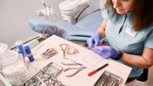Lékařská fakulta Ostravské univerzity požádala o akreditaci pro stomatologii
