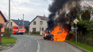 Požár auta v Horní Lhotě způsobil škodu za 140 tisíc korun