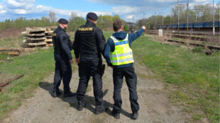 Moravskoslezští policisté v dubnu hlídkovali kolem železnice