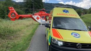 Dva mladíci se zranili při pádu z koloběžek v Beskydech, zasahoval vrtulník