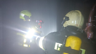 Požár sklepa výrobní haly v Břidličné způsobil škodu 900 tisíc korun