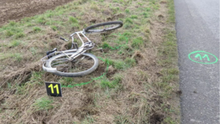 V Brumovicích u Opavy zemřel cyklista po střetu s dodávkou
