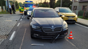 Auto srazilo školačku, záchranka ji převezla přímo do fakultní nemocnice