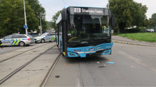 Ostravská policie hledá svědky nehody, při které se v autobusu zranilo více lidí