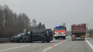 Na silnici I/11 mezi Hrádkem a Návsím na Jablunkovsku se srazila dvě vozidla