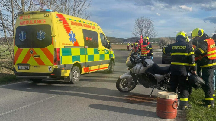 Těžké zranění motokrosaře na Opavsku a pád motorkáře na Bruntálsku