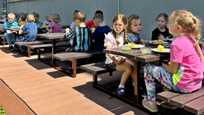 Dětem v tíživé situaci proplácí obědy ve školách Moravskoslezský kraj