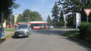 Policie hledá svědky nehody trolejbusu v Opavě, zraněna byla starší žena