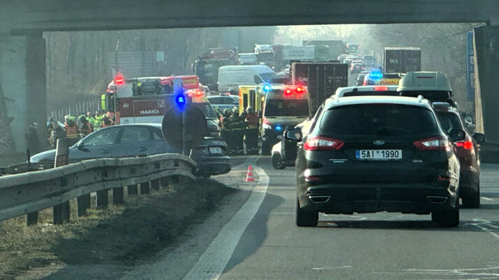 Těžká dopravní nehoda uzavřela frekventovanou Rudnou mezi Ostravou a Havířovem