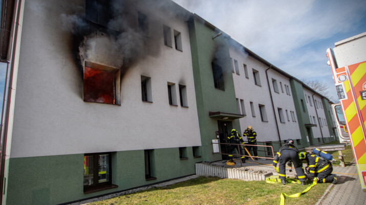 Tragický požár v domě s pečovatelskou službou v Petřvaldu, jeden muž zemřel