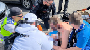 Mezi fanoušky před zápasem Baníku explodovala pyrotechnika, zraněno pět lidí, mladý muž utrpěl devastující poranění obličeje