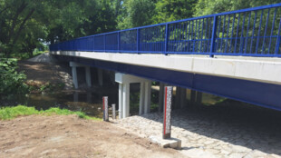 Hraniční most u Úvalna má po rekonstrukci a znovu slouží řidičům