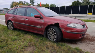 Táta kořala s 3,5 promile boural na dálnici, i s 5letým synem skončili v nemocnici