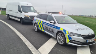 Unavený starší houbař uvízl v rokli, ze které ho zachránili policisté