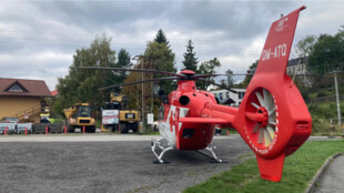 Záchranáři bojovali o život muže z Jablunkova po pádu z výšky