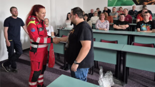 Zachránil život svému dědečkovi. Záchranná služba předala ocenění