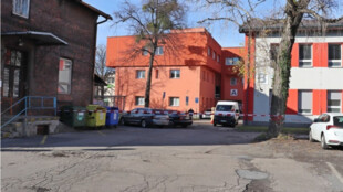 Smrtelná nehoda v areálu nemocnice. Policie se obrací na svědky