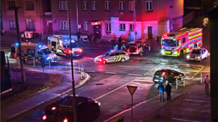 Řidička v Ostravě nedala při odbočování přednost policistům, zranilo se pět lidí