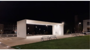 Opilý posprejoval policejní stanici a několik budov. Způsobil škodu za 27 tisíc